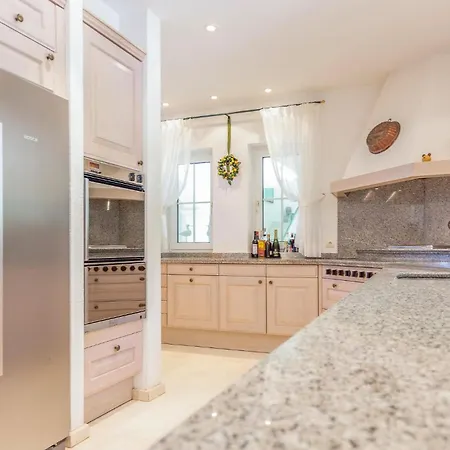 7 Bedroom Cozy In Holiday home Malaga