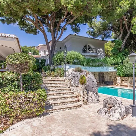 7 Bedroom Cozy In Holiday home *
