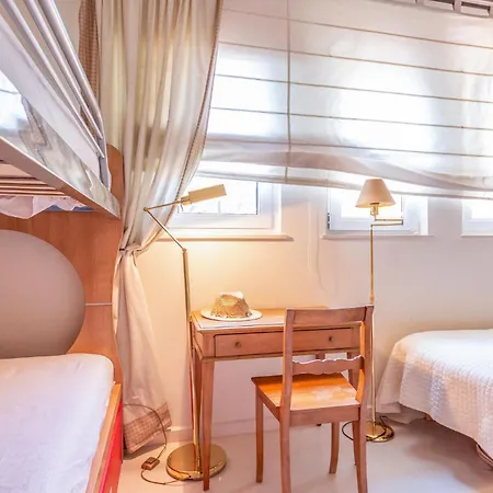 Holiday home 7 Bedroom Cozy In Malaga
